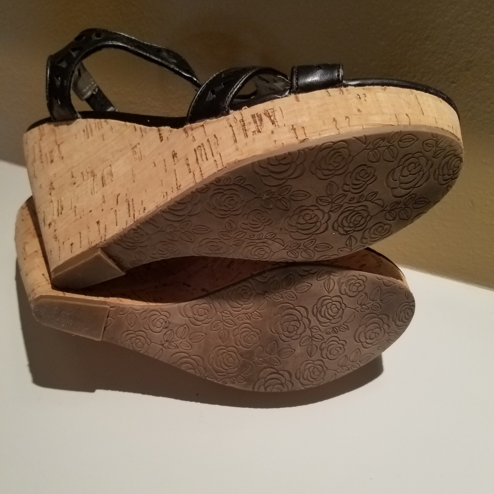 Carlos Wedges - Picture 6 of 6